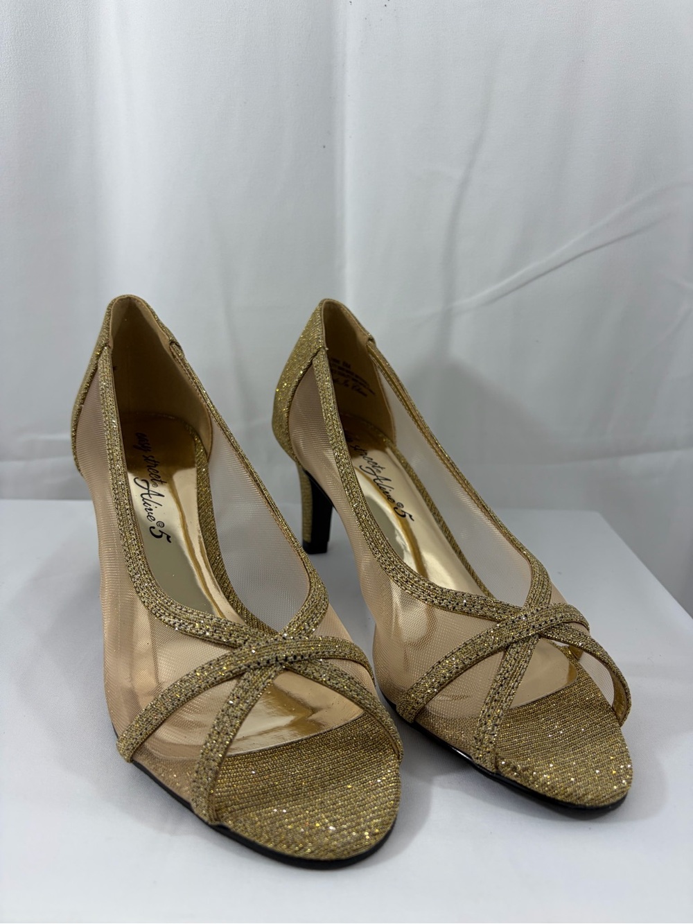 NWT Easy Street Women’s Size 8 Gold Mesh Glitter Peep-Toe Heels Dress Pumps